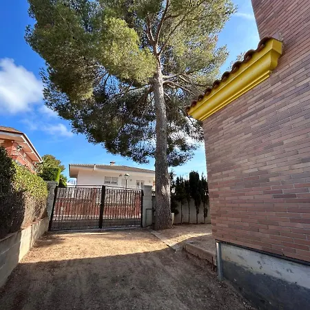 בית נופש Casa Solsones La Mora טראגונה